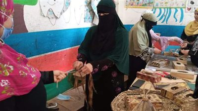 تدريب 90 متدربا على مهن التريكو والمشغولات اليدوية ببنى سويف