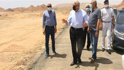 محافظ جنوب سيناء يتفقد عددا من المشروعات بشرم الشيخ