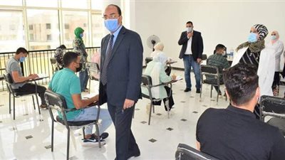 رئيس جامعة العريش يتابع سير امتحانات الفصل الدراسي الثاني | صور