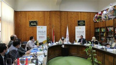 مناقشة أوجه القصور فى أداء خريجي 