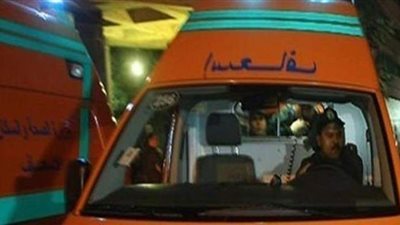 مصرع شخص وإصابة 14 عاملا في انقلاب سيارة بالشرقية