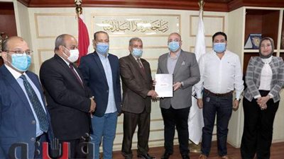 مراسم تسليم عقود تمويل مشروعات متوسطة ومتناهية الصغر لـ5 آلاف شخص في بني سويف