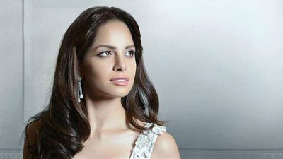 مفاجأة.. سر اعتزال آمال ماهر الفن