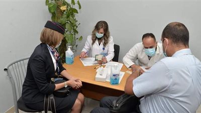 مستشفى مصر للطيران: تطعيم 2000 عامل بالقطاع بلقاح كورونا