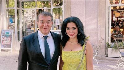 موسم انتقالات ساخن.. تعليقات ساخرة على صور رانيا يوسف ورئيس برشلونة