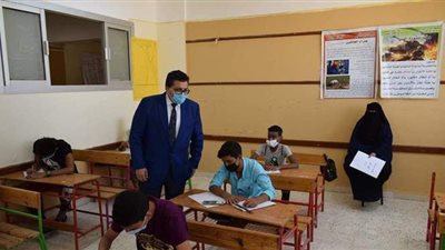 وكيل تعليم جنوب سيناء يتفقد سير امتحانات الشهادة الإعدادية بالطور