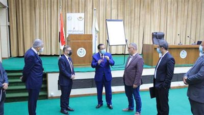 مسئولون عراقيون يشيدون بخطة الإصلاح الإداري في مصر