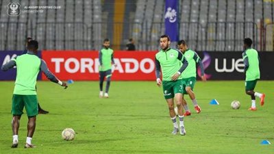 بعد فشل جلسة التجديد للمصري.. الأهلي ينافس الزمالك لخطف عمر كمال عبد الواحد