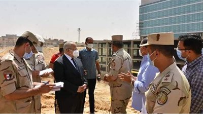 رئيس الهيئة الهندسية للقوات المسلحة والخشت يتفقدان المعهد القومي للأورام الجديد