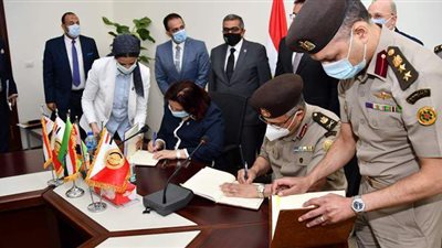 القوات المسلحة توقع بروتوكول تعاون مع كلية الطب بجامعة الجلالة