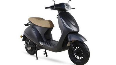 موتوسيكل ولا سكوتر.. تعرف على الاختلافات الجوهرية قبل الشراء