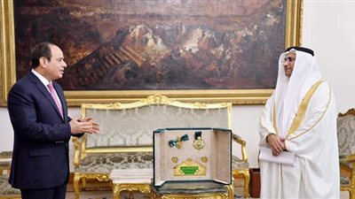 أسباب منح الرئيس السيسي أرفع أوسمة البرلمان العربي