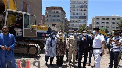 شاهد.. لحظة فرض كردون أمني لإزالة عمارات مساكن الجلاء بالدقهلية