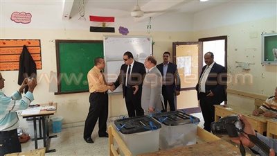 محافظ الفيوم يتفقد لجان الانتخابات