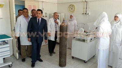 بالصور.. محافظ الشرقية يفاجئ مدينة القرين ويتفقد المخابز والمحال