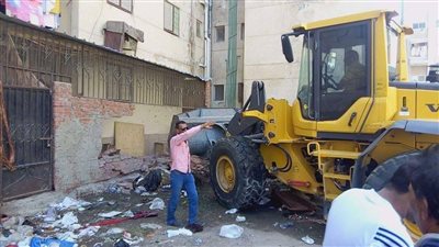 بالصور.. تنفيذ 19 قرار هدم ورفع إشغالات بحي الضواحي في بورسعيد