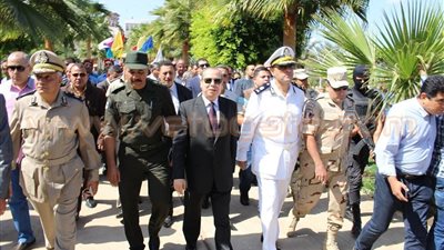 بالصور.. محافظ دمياط يترأس مسيرة للاحتفال بذكرى نصر أكتوبر