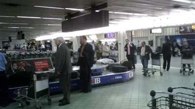 سلطات مطار القاهرة تلغي سفر راكب سعودي بحالة سكر