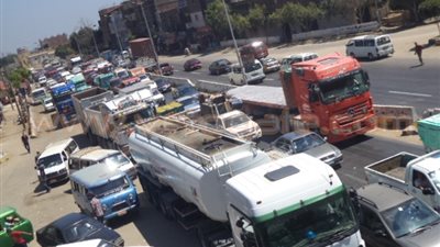 بالصور.. توقف حركة المرور بالطريق الزراعى بسبب حادث تصادم طوخ