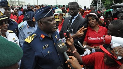 بالفيديو والصور.. إطلاق سراح الفتيات النيجيريات.. الثلاثاء