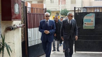 محافظ القليوبية يتفقد لجان الامتحانات للشهادة الإعدادية | صور