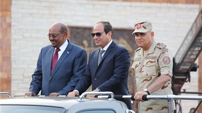 9 صور ترصد مشاركة السيسي والبشير في احتفالات ذكرى أكتوبر