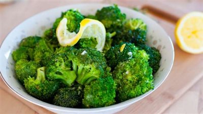 حافظ علي صحة قلبك.. بالبروكلي والسلمون وعصير البرتقال