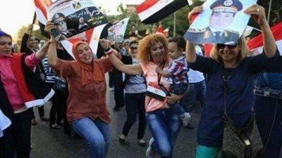 3 أسباب لغياب «ظاهرة الرقص» أمام اللجان الانتخابية.. الانتقادات السابقة للفتيات.. الحرص على عدم إحراج الرئيس وتفويت الفرصة على «الشامتين».. وأغلب المشاركات في الانتخابات البرلمانية