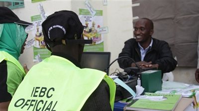 استقالة جميع أعضاء مفوضية الانتخابات الرئاسية الكينية