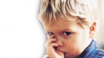 الصمت لدى الأطفال.. أسبابه وطرق علاجه