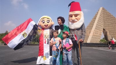 بالصور.. تقاليع المصريين في الاحتفال بذكرى انتصارات أكتوبر بالمنصة