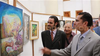 تأبين الشاعر محمود المغربي بـ24 لوحة