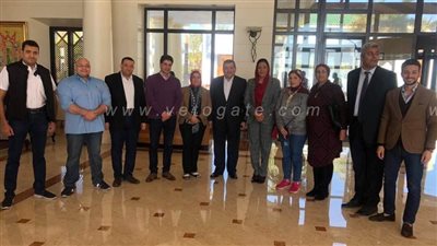 وزير الإعلام ينضم لوفد 