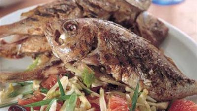 دراسة: تناول الأسماك وزيت الزيتون والجوز يحمى القلب