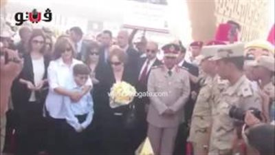 أبرز الشخصيات في احتفالية «ذكرى نصر أكتوبر».. أرملة السادات تقرأ الفاتحة على روح الزعيم الراحل.. شقيقته «سكينة»: «هنواجه الإرهاب حتى لو هنجوع»..حفيده: ننتظر مستقبل أفضل..