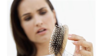 5 طرق تحمي من تساقط الشعر والصلع