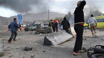 قتلى بين مقاتلي المعارضة السورية في تفجير بمعبر أطمة