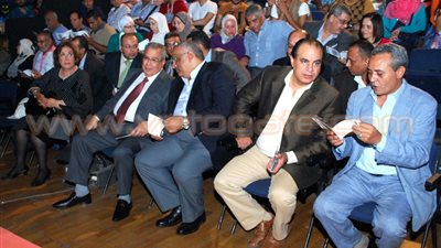 بالصور.. جابر عصفور يشهد عرض 