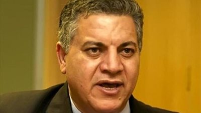 الأمن يسمح للفخراني بدخول «الحمام» في محاكمته بتلقي رشوة