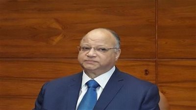 محافظ القاهرة خلال لقائه مع الشباب: 