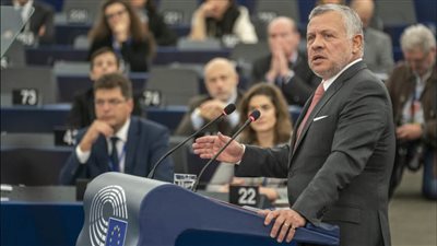 «عبدالله» فى مهمة دقيقة.. ملك الأردن يفتح جراح الشرق داخل غرفة عمليات أوروبا