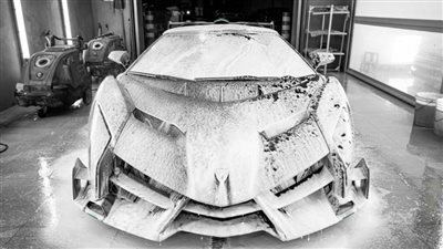 عملية تنظيف وحماية سيارات لامبورجيني| فيديو