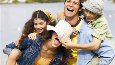 دراسة: الأطفال الذين يأكلون نفس وجبات والديهما هم الأكثر صحة