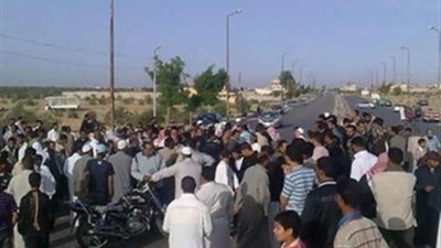 اتحاد شباب العاطلين بالحوامدية يقطع طريق الصعيد الزراعى