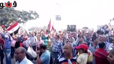 بالفيديو.. الفرحة تسيطر على أنصار مبارك عقب تلويحه لهم