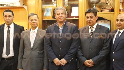 بالصور.. عبد العزيز يشهد تكريم 