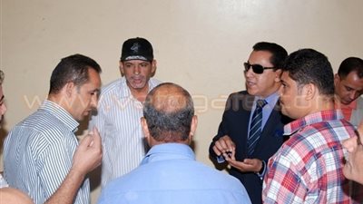 محافظ الشرقية يوبخ موظفي الوحدة المحلية بالصنافين لتركهم العمل