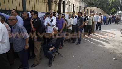 «الفرز انتهى».. «في حب مصر» تقتنص أصوات المصريين في لندن وواشنطن.. كثافة تصويتية في الكويت والمملكة العربية السعودية.. ومحافظات «المرحلة الأولى» تحرم الجزائر من المنافسة