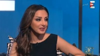 مغازلة عمرو أديب لـ«أنغام».. الأعلى قراءة في «توك شو فيتو»
