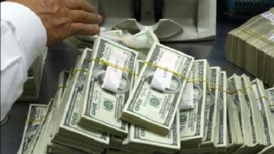 ننشر أسعار «الدولار» مقابل العملات العربية والأجنبية